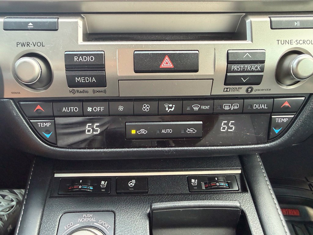 Used 2017 Lexus ES 300h w/ Navigation System Package FWD image 18