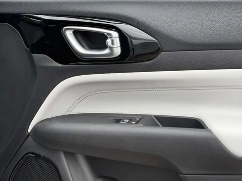 New 2026 Jeep Compass Limited AWD/4WD image 8