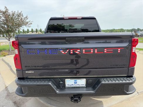 Used 2024 Chevrolet Silverado 1500 Custom Trail Boss w/ Dark Appearance Package AWD/4WD image 12