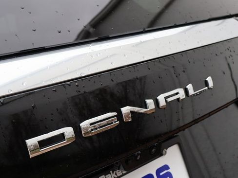New 2026 GMC Yukon XL Denali w/ Denali Reserve Package AWD/4WD image 17