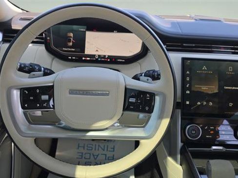Used 2023 Land Rover Range Rover Long Wheelbase Autobiography image 16