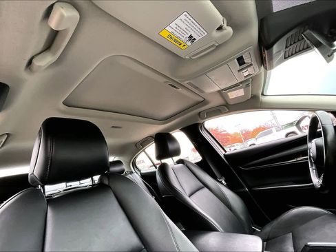 Used 2024 MAZDA MAZDA3 s image 13