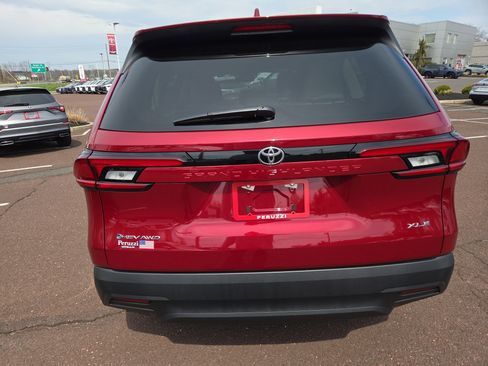 Certified 2026 Toyota Grand Highlander AWD Hybrid image 4