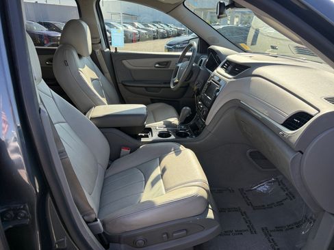 Used 2014 Chevrolet Traverse LTZ FWD image 20
