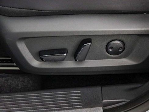 Certified 2025 Nissan Rogue SV image 23