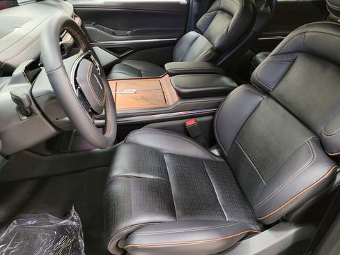 New 2025 Lincoln Navigator L Black Label image 15