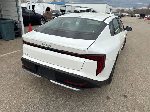 Used 2025 Kia K4 LXS image 3