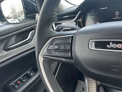 Used 2022 Jeep Grand Cherokee Limited 4xe w/ Luxury Tech Group II image 36