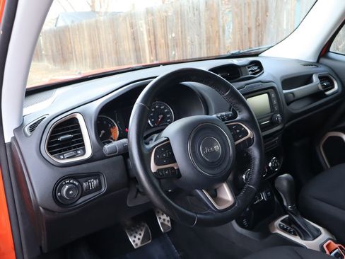 Used 2016 Jeep Renegade Latitude w/ Cold Weather Group image 15