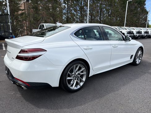 Used 2022 Genesis G70 2.0T AWD/4WD image 10