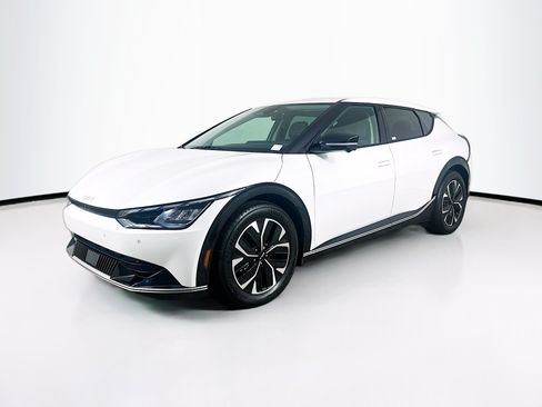 Used 2022 Kia EV6 Wind w/ Wind Technology Package AWD/4WD image 3