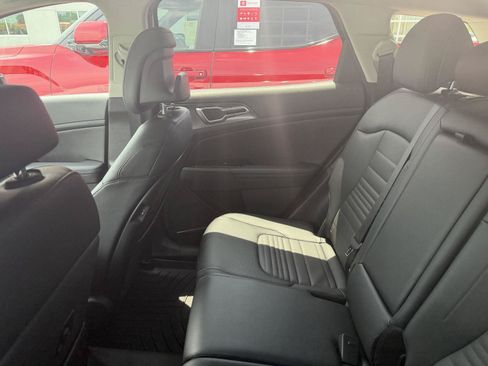 Used 2025 Kia Sportage SX FWD image 10
