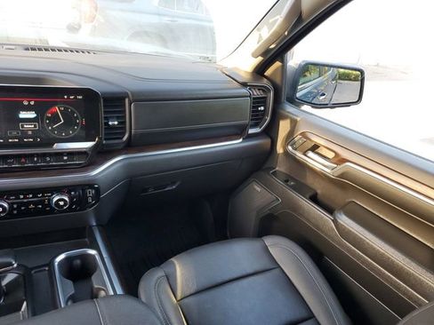 Used 2024 GMC Sierra 1500 SLT w/ SLT Premium Plus Package AWD/4WD image 16