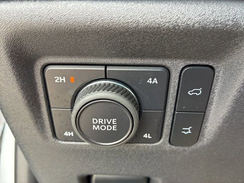 Used 2025 Ford Expedition Active image 52