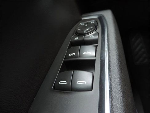 New 2026 GMC Sierra 1500 SLT image 25