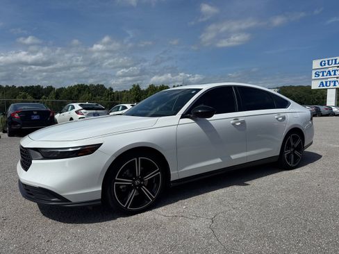Used 2024 Honda Accord Sport image 1
