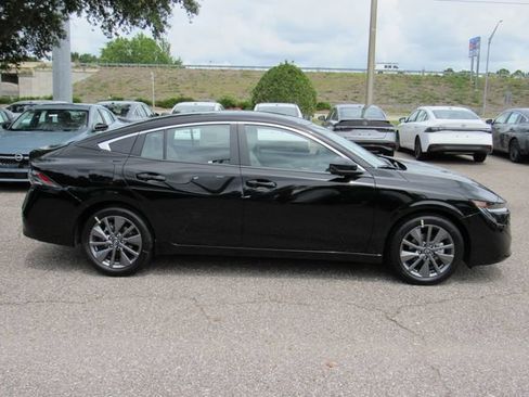 New 2026 Nissan Sentra SL w/ Floor Mat Package FWD image 2