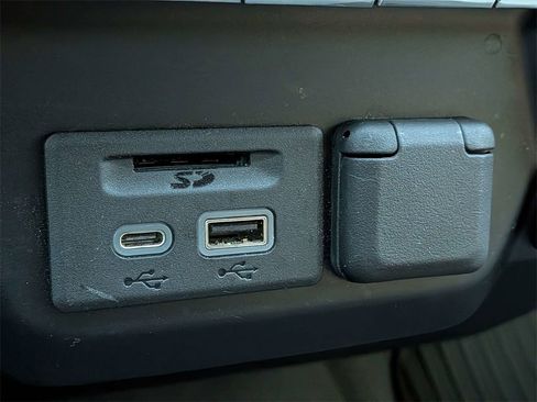 Used 2021 Chevrolet Silverado 1500 LT w/ Z71 Off-Road Package image 23