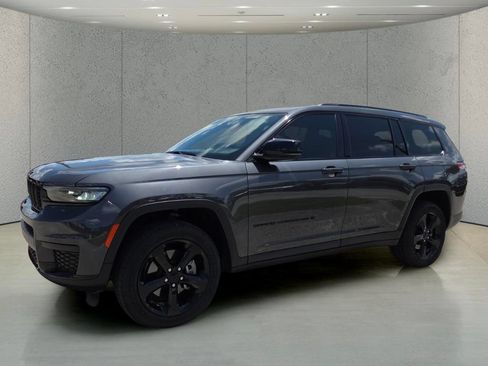 Used 2022 Jeep Grand Cherokee L Laredo RWD image 9