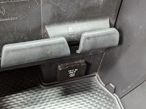 Used 2020 RAM 1500 Laramie AWD/4WD image 30