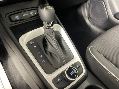 New 2025 Hyundai Venue Limited image 7