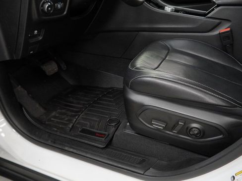 Used 2023 Jeep Grand Cherokee Limited w/ Luxury Tech Group II image 29