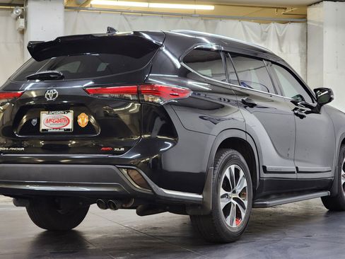 Used 2020 Toyota Highlander XLE image 5