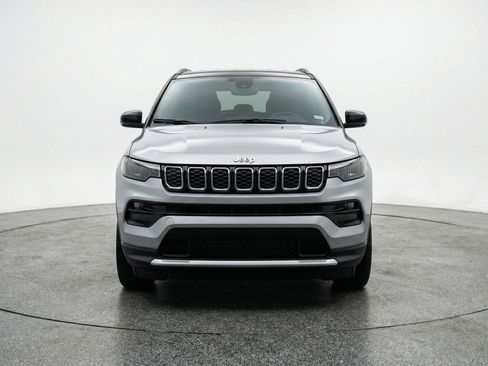 Used 2025 Jeep Compass Limited image 2
