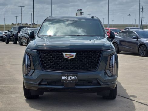 Used 2026 Cadillac Escalade Luxury w/ Touring Package AWD/4WD image 11