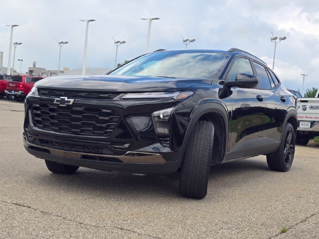 Used 2025 Chevrolet Trax ACTIV w/ Driver Confidence Package FWD image 18