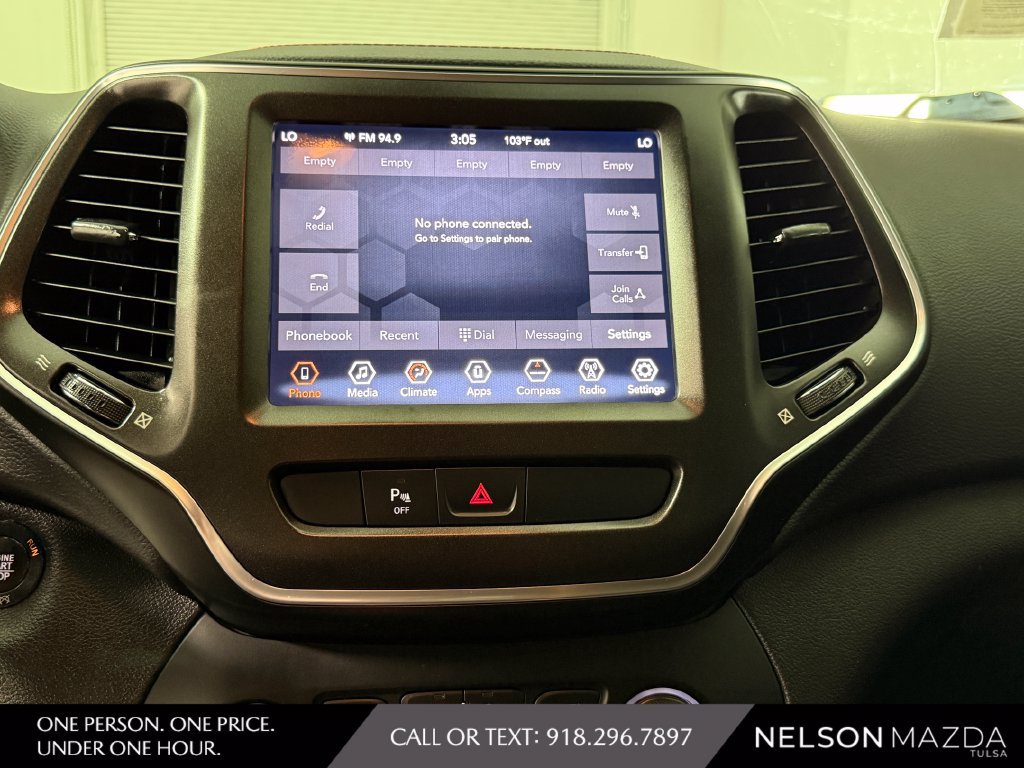 Used 2019 Jeep Cherokee Trailhawk w/ Comfort/Convenience Group AWD/4WD image 32