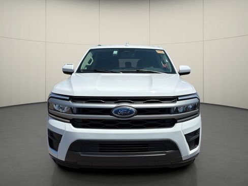 Used 2024 Ford Expedition Max XLT RWD image 2