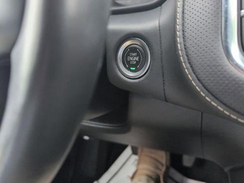 Used 2022 GMC Yukon SLT w/ SLT Luxury Package image 15