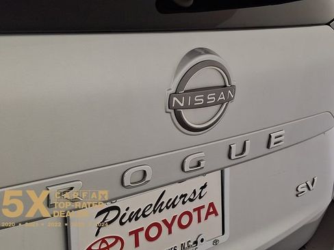 Used 2023 Nissan Rogue SV image 34