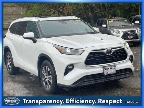 Certified 2022 Toyota Highlander XLE image 36