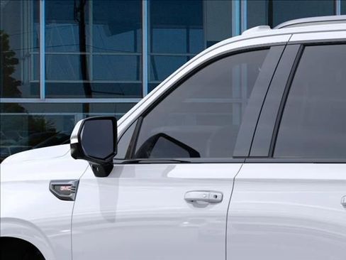 New 2026 GMC Yukon AT4 w/ AT4 Premium Plus Package AWD/4WD image 12