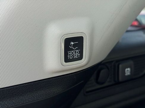 Used 2022 Jeep Grand Cherokee Limited 4xe image 17