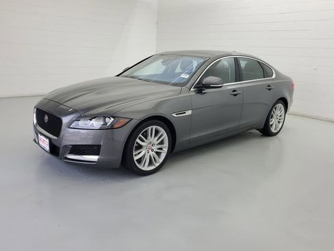 Used 2017 Jaguar XF Prestige AWD/4WD image 1