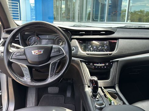 Used 2024 Cadillac XT5 Luxury FWD image 16