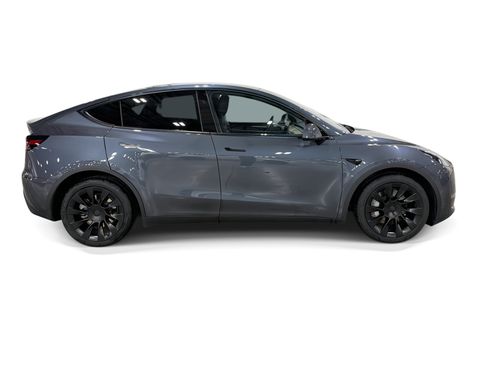Certified 2023 Tesla Model Y Long Range AWD/4WD image 7