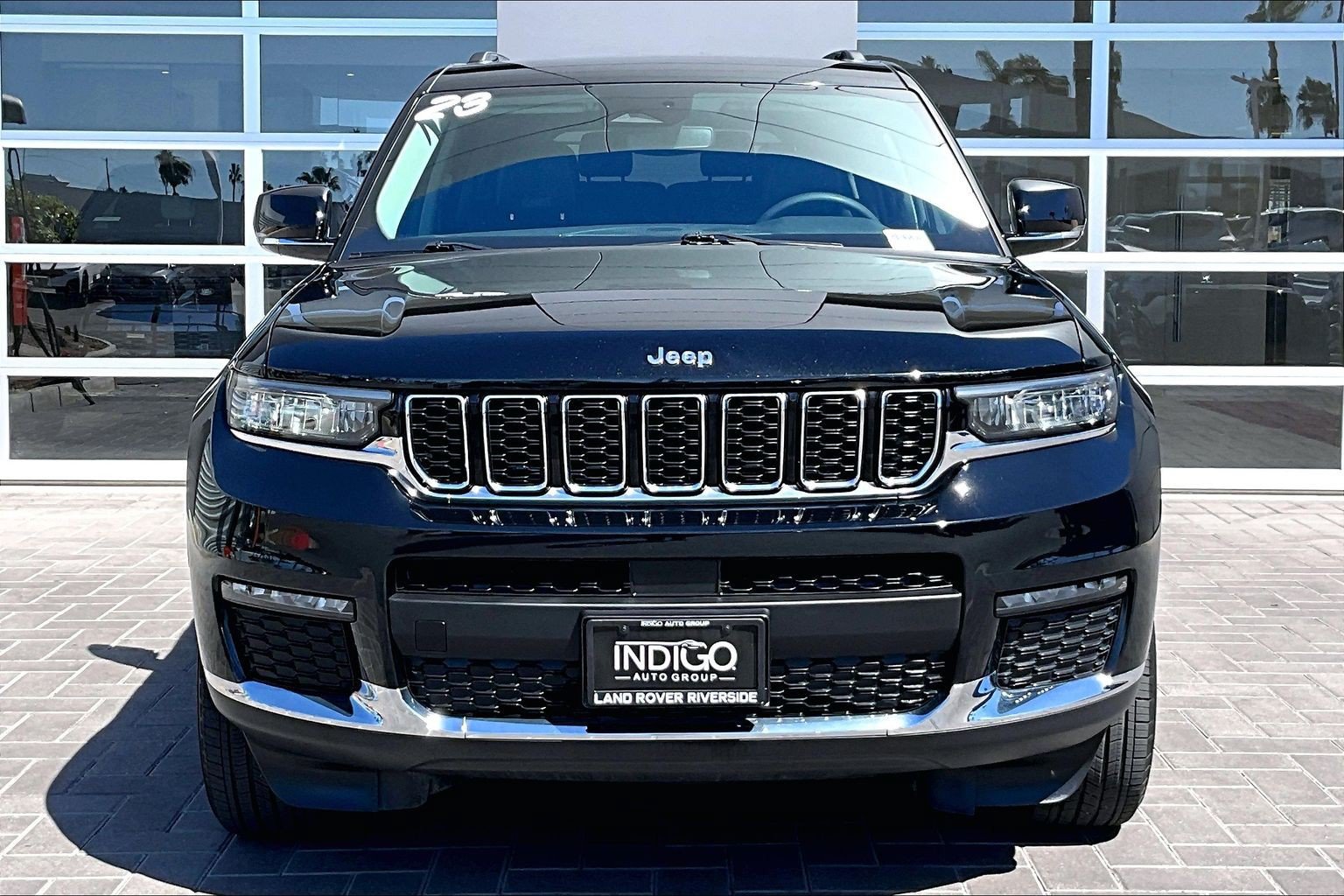 Used 2023 Jeep Grand Cherokee L Limited RWD image 2