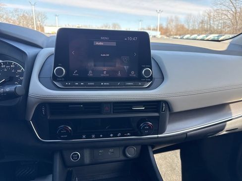 Used 2023 Nissan Rogue SV AWD/4WD image 22