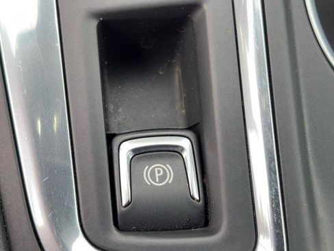 Used 2023 Chevrolet Equinox LT FWD image 32