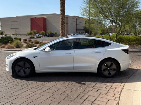 Used 2019 Tesla Model 3 Standard Range Plus RWD image 5