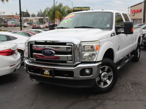Used 2014 Ford F250 Lariat w/ Lariat Interior Package image 41