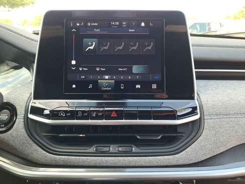 New 2026 Jeep Compass Latitude image 4