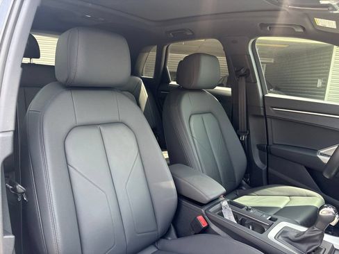 Certified 2025 Audi Q3 2.0T Premium w/ Convenience Package AWD/4WD image 16