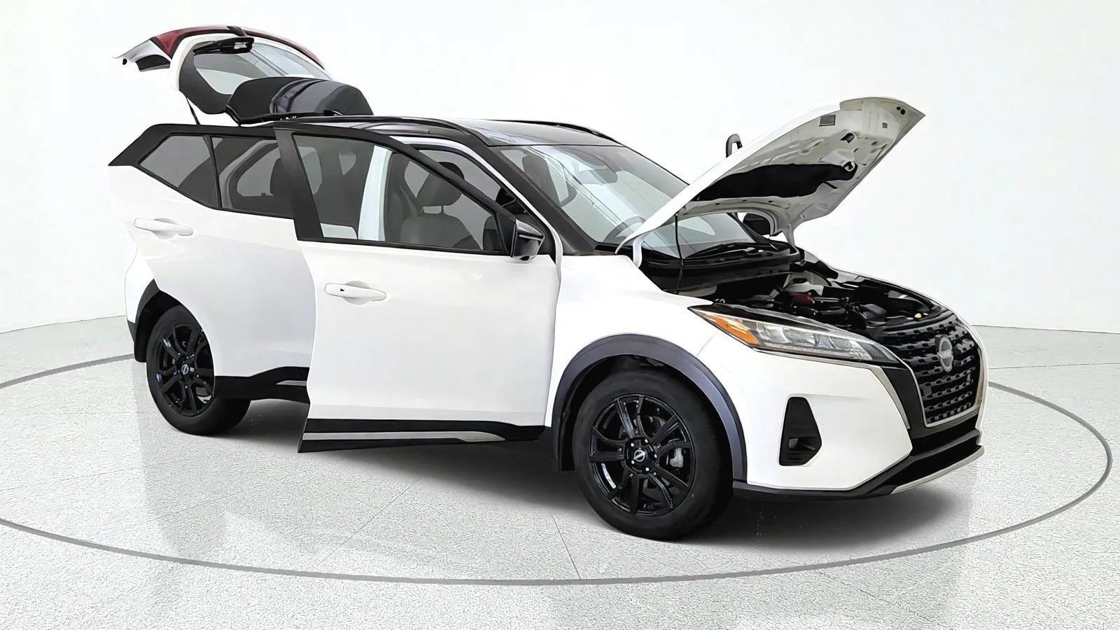 Used 2024 Nissan Kicks SR w/ SR Premium Package FWD image 11