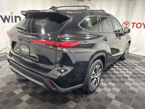 Used 2022 Toyota Highlander XLE image 8