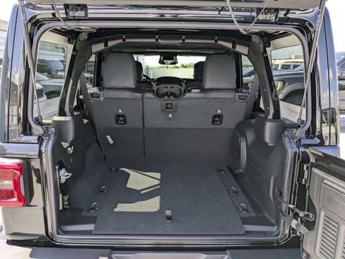 New 2026 Jeep Wrangler Unlimited Sahara AWD/4WD image 12